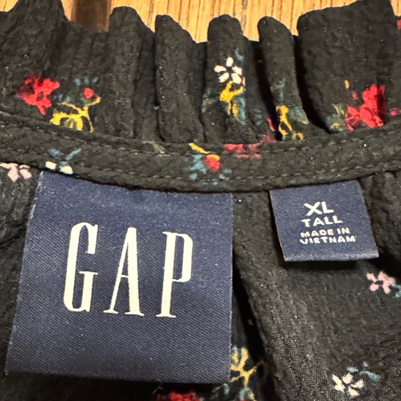 GAP - Picture 2 of 11